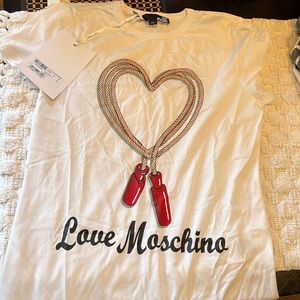 Medium moschino t shirt